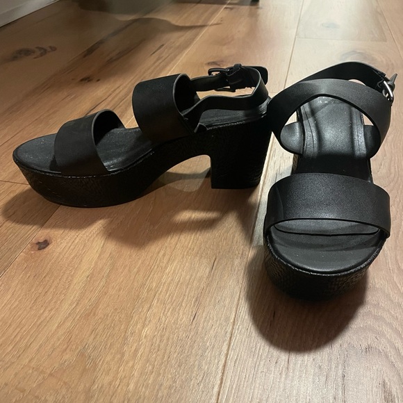 a new day Shoes - A New Day size 8 black platform heels!